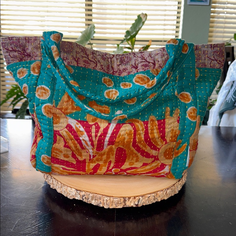 NWT Kantha world finds Colorful Patchwork Tote Bag snap enclosure